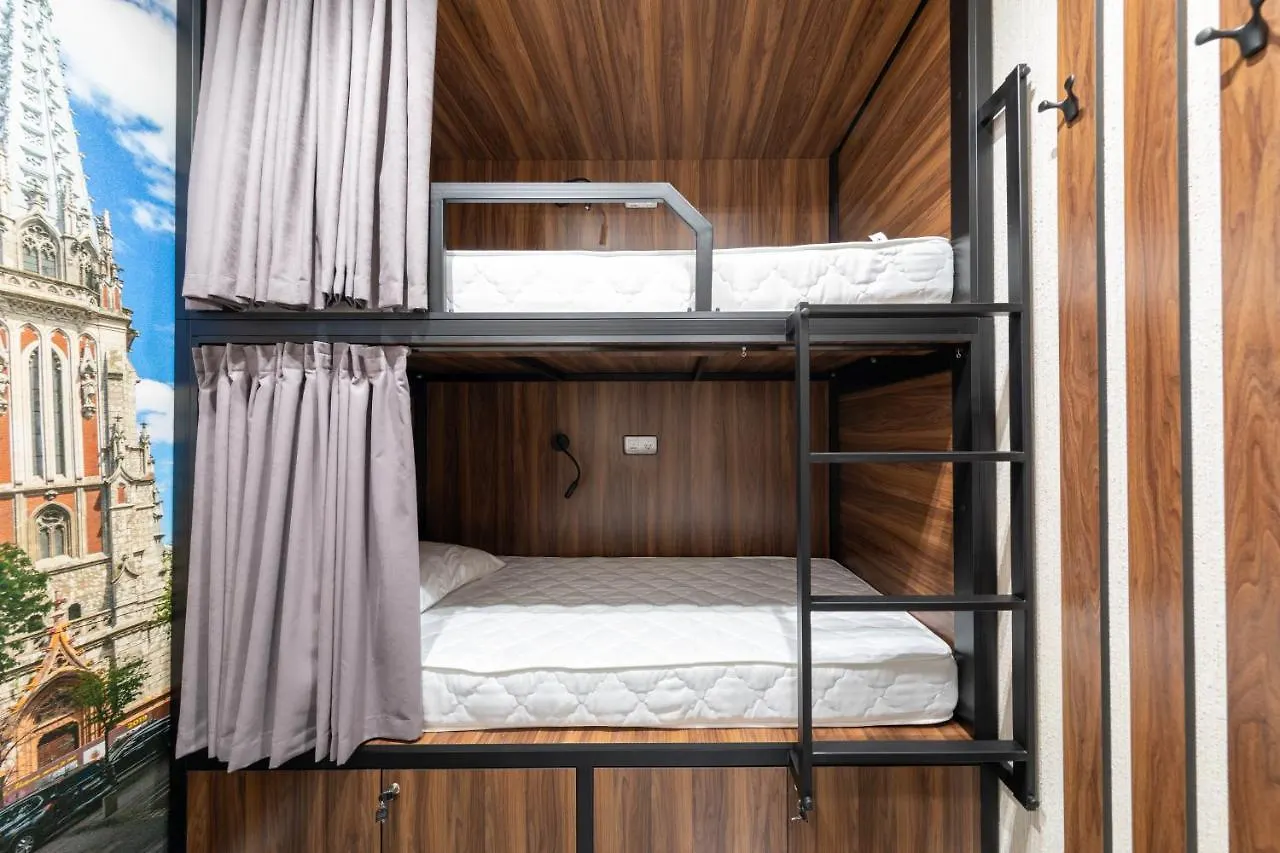 ホステル Misto Capsule Hotel キエフ